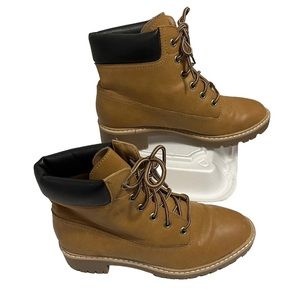 Mossimo Women's Tan Hiking Boots Size 6.5 khaki brown lace up shoes